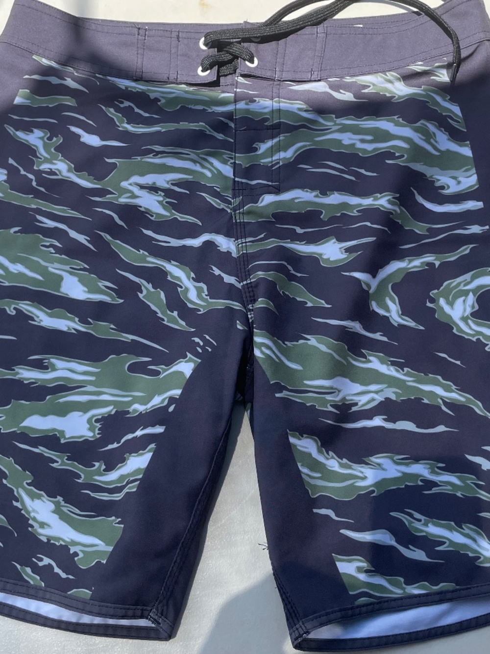 Defend Hawaii boardshorts 32 men